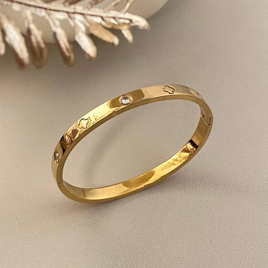 Luck & Light bangle