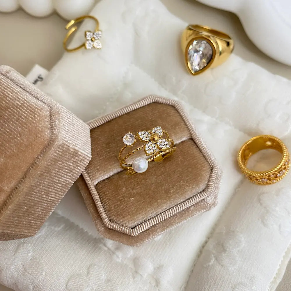 Elle Ring