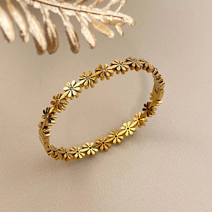 The Daisy Chain Cuff