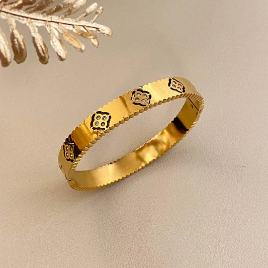 Lucky Flower Bangle