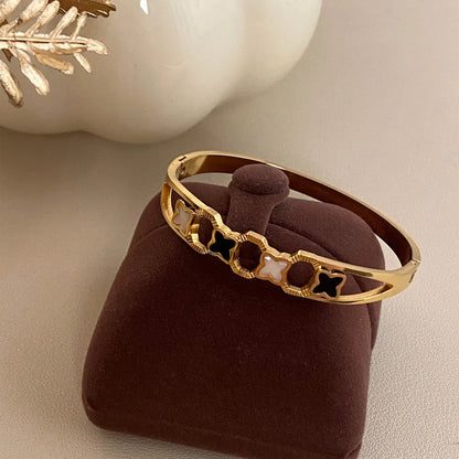 Classy Bangle