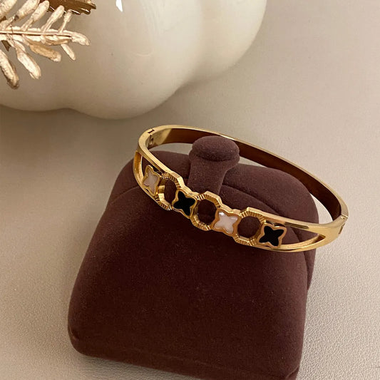 Classy Bangle