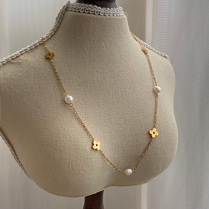 Lady Charming Necklace