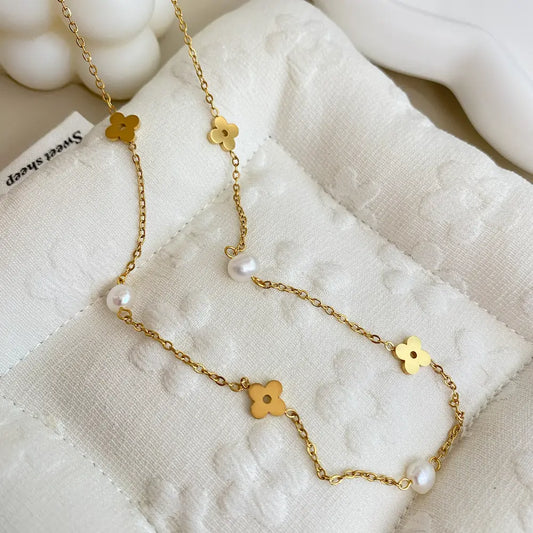 Lady Charming Necklace