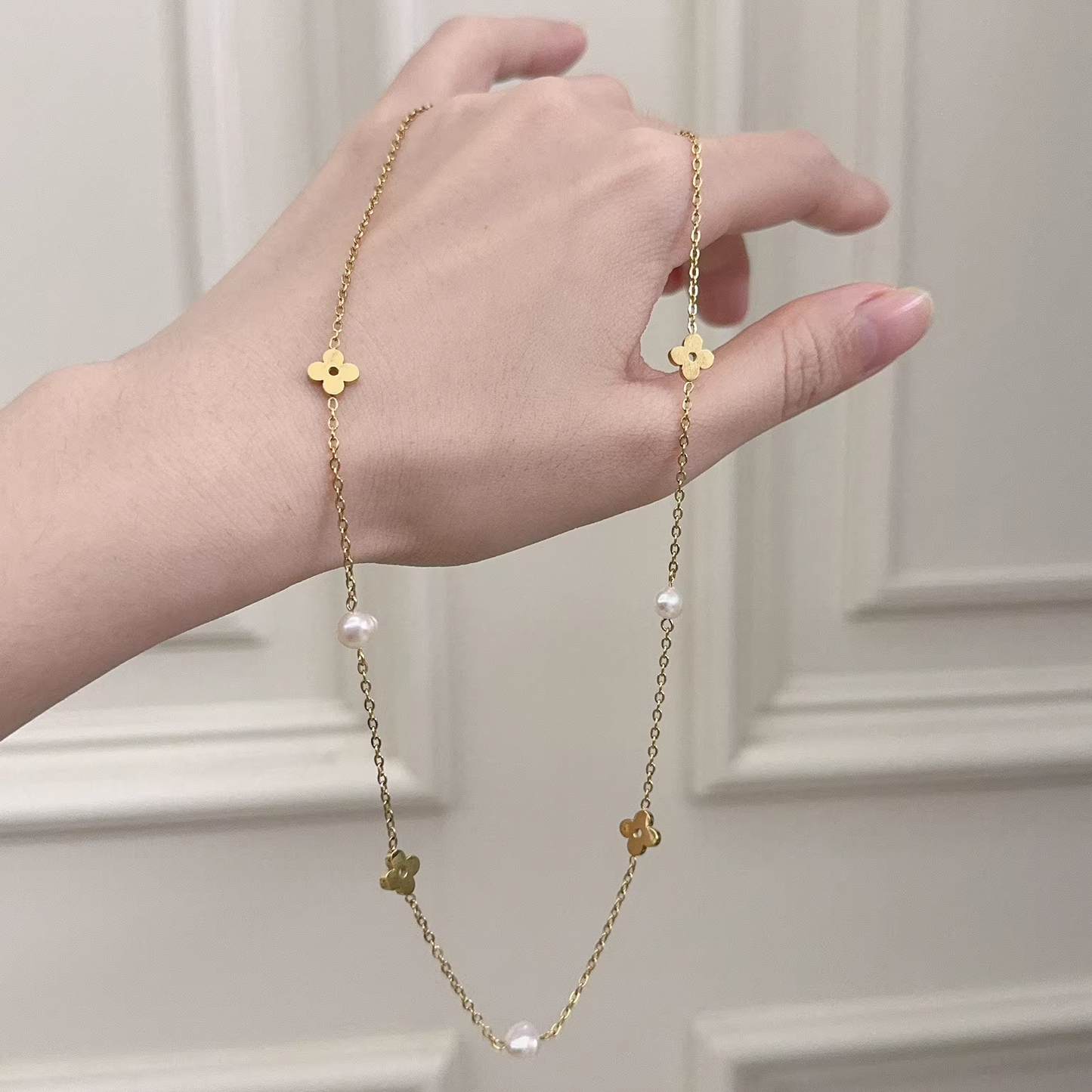 Lady Charming Necklace