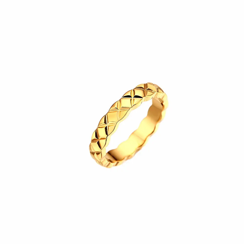 Crisscross Lattice Ring Set