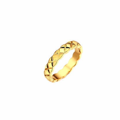 Crisscross Lattice Ring Set